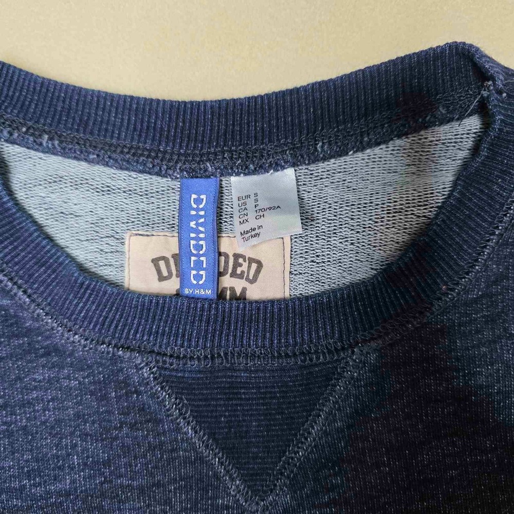 H&M Divided Crewneck Men's S Small MM Division Blue Indigo Wash Sweatshirt Patch - Picture 11 of 11